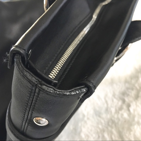 Elegant Ferragamo Leather Business Tote, Nero, Large 17Wx16.5Hx6.5Basex6.5Drop - Picture 4 of 8